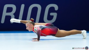 q sen iw 6 ita 1 marras elisa sfe03826 copia simone ferraro ph